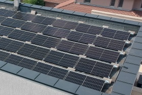 Napelem tartószerkezet lapostetőre